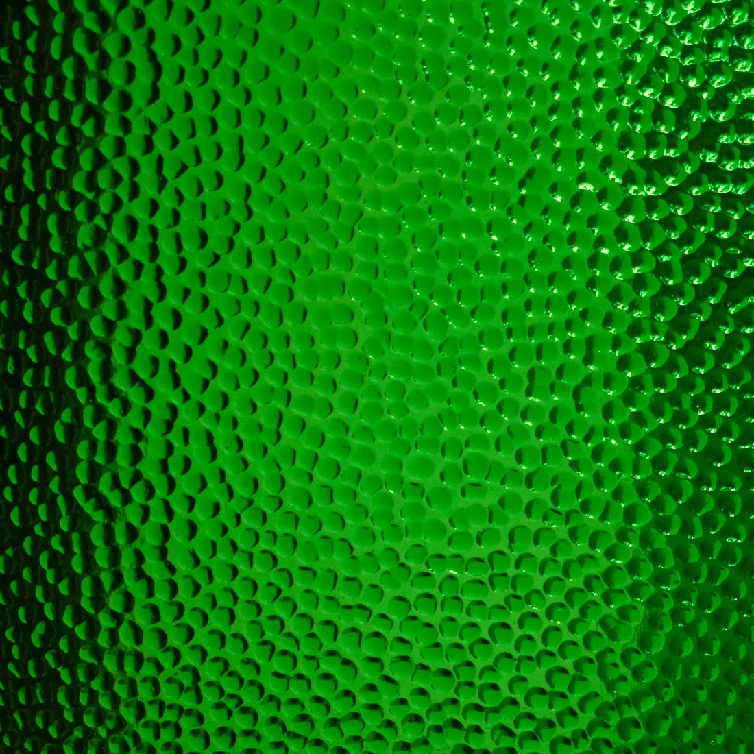 Wissmach Medium Green Hammered – Glass Crafters